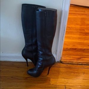 Woman's Christian louboutin shoes size 6